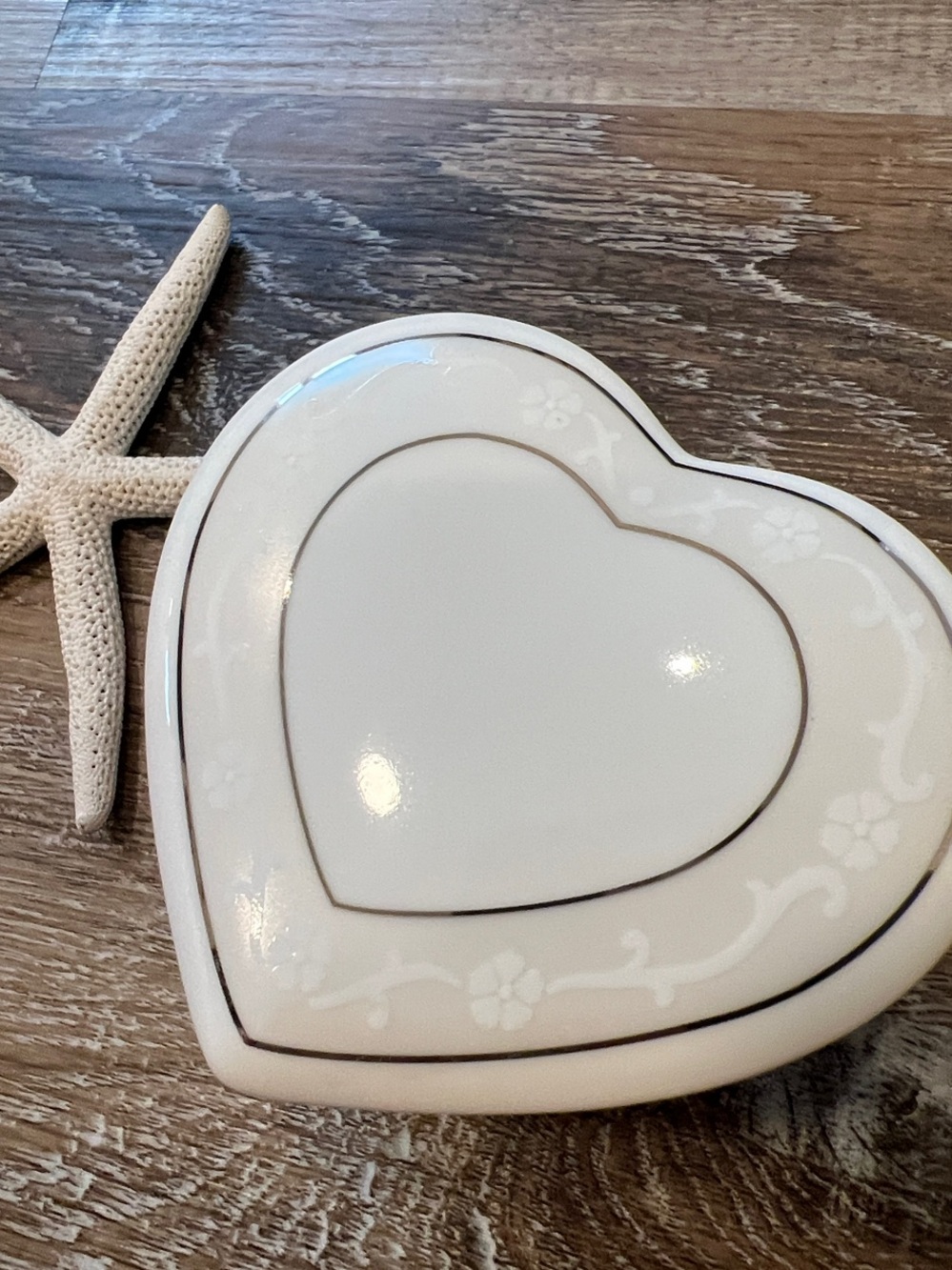 Wedgwood Cream and Gold Heart-Shaped Jewelry Trinket Box